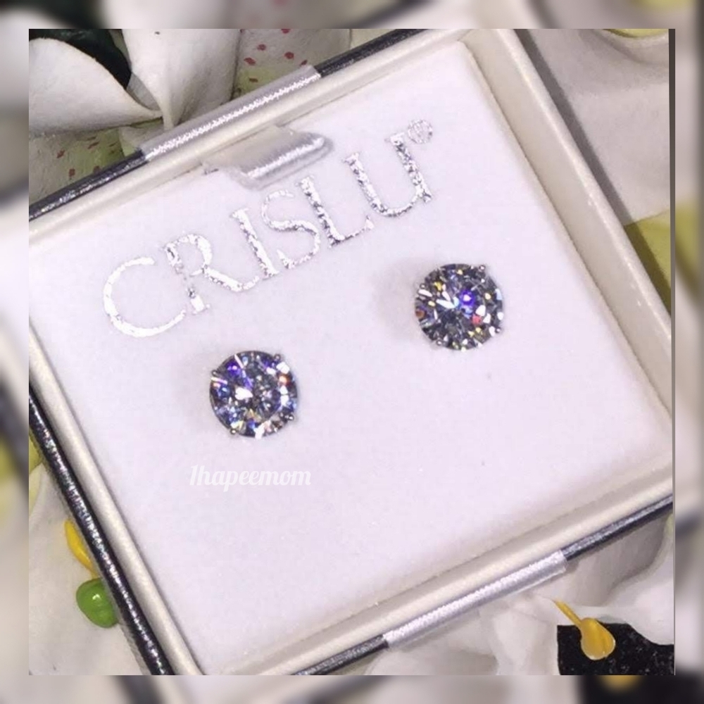 Diamond Studs 5A CZ in Pure Platinum - Picture 8 of 8